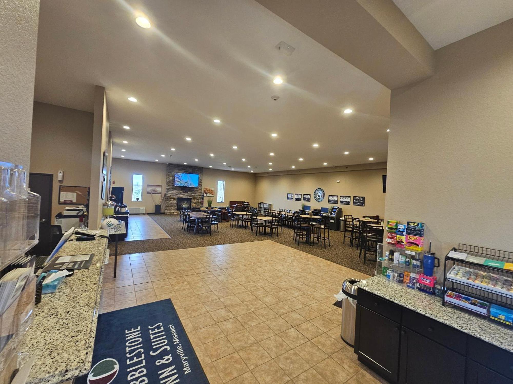 Cobblestone Inn & Suites Maryville Esterno foto