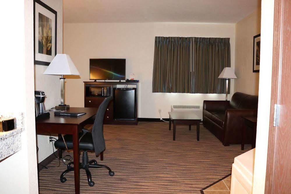 Cobblestone Inn & Suites Maryville Esterno foto